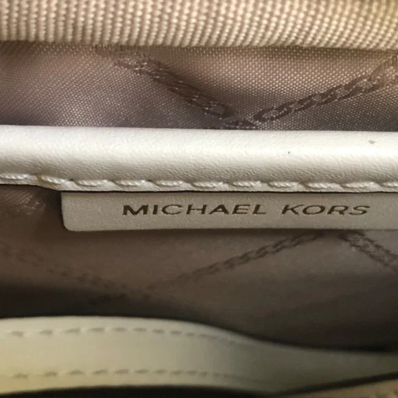 New Michael Kors Shell Pink & White Crossbody Bag w/ Gift - Picture 7 of 13